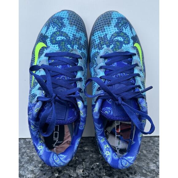Athletic_Shoes